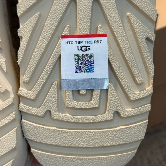 UGG Goldenstar Glide Sandals in Tan - Picture 6 of 10